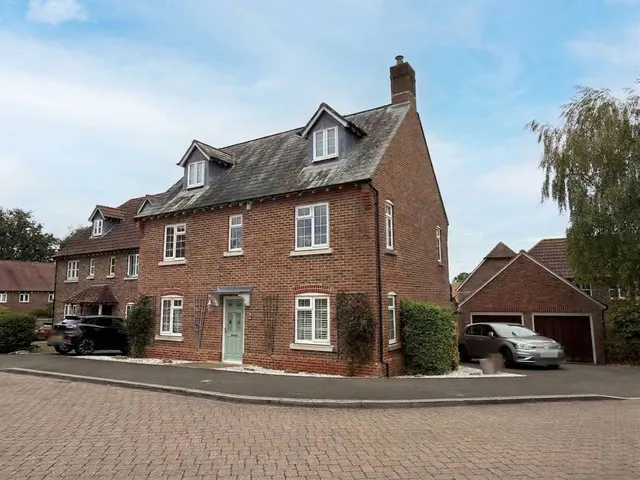 Willetts Way, Loxwood, RH14, photo 1