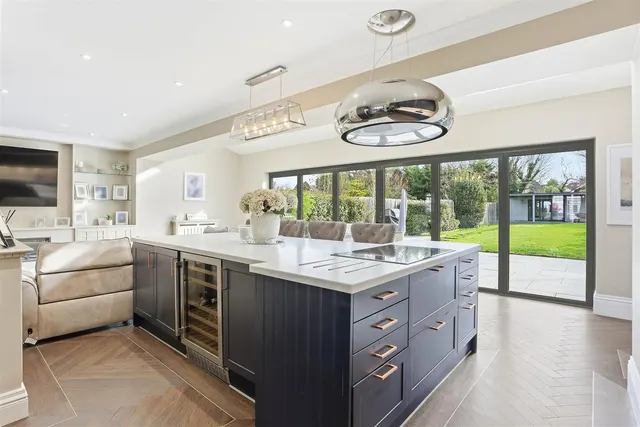 South Drive, South Cheam, SM2, photo 2