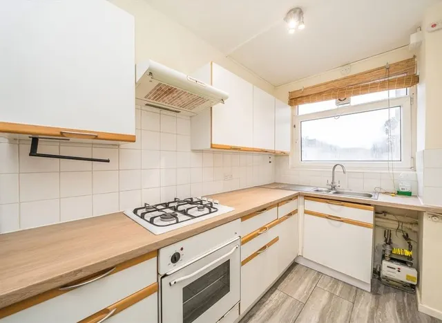 Photo 3 — Lacy Road, Putney, SW15
