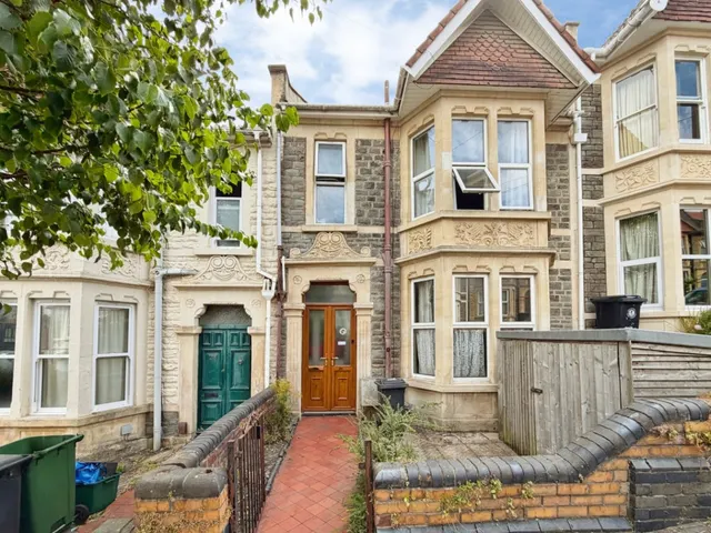 Cleeve Road, Knowle, BS4 2JP, photo 1