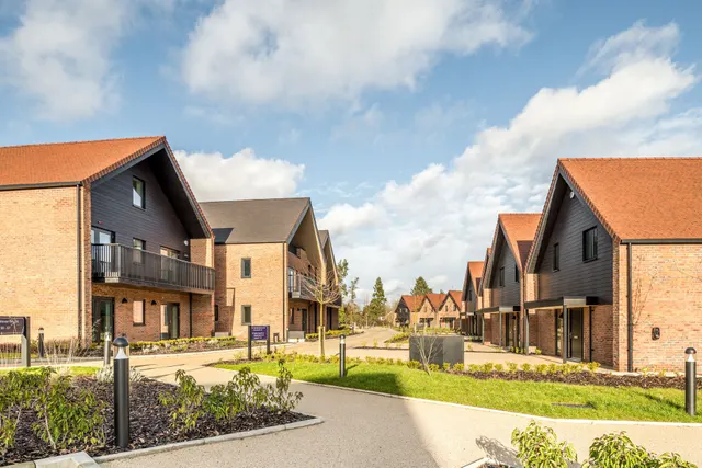 Photo 3 — Meadow Chase, Henley-On-Thames, RG9