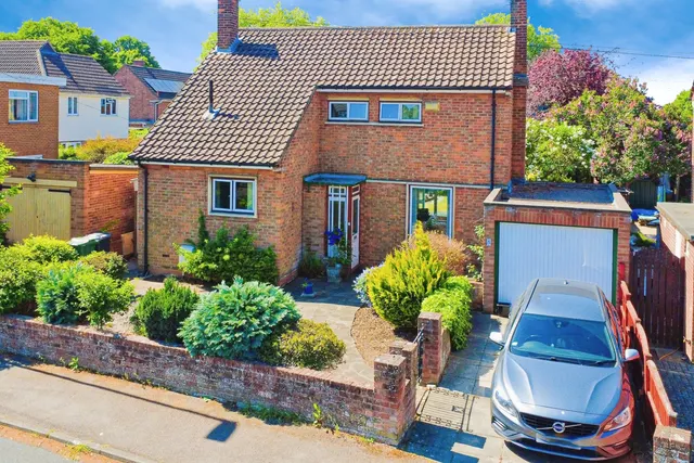 Estcourt Close, Longlevens, Gloucester, GL1, photo 1