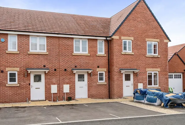 Churchill Drive, Gloucestershire, Innsworth, GL3 1FP, photo 1