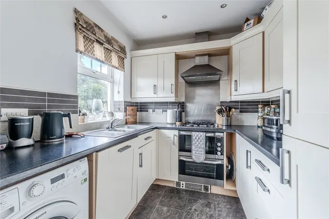 High Royds Drive, Menston, LS29, photo 3