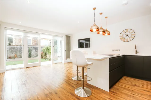 Miles Road, Clifton, BS8, photo 1