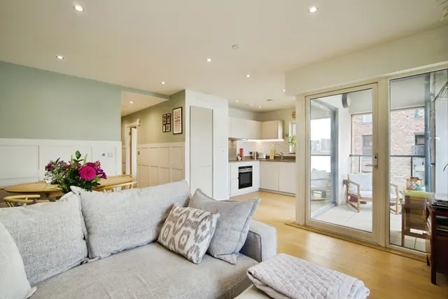 35 Ovex Close, London, photo 1