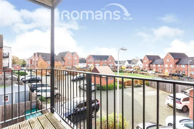 Outfield Crescent, Wokingham, RG40, photo 2
