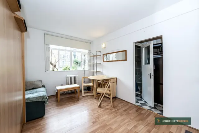 Romney Court, Shepherds Bush, W12, photo 1