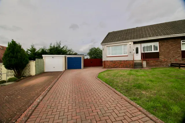 Athelstane Drive, Greenfaulds, G67 4BD, photo 1