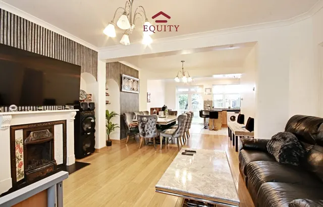Armfield Road, Enfield, photo 3
