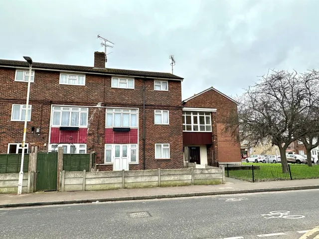 Maybury Road, Barking, IG11, photo 1
