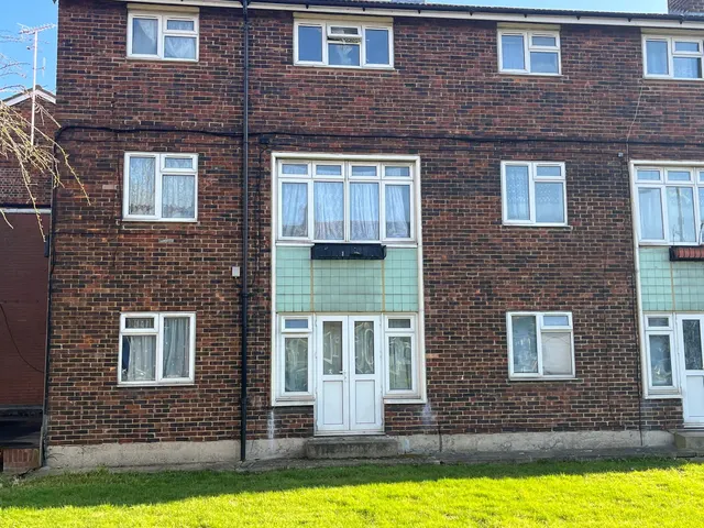 Maybury Road, Barking, IG11, photo 2