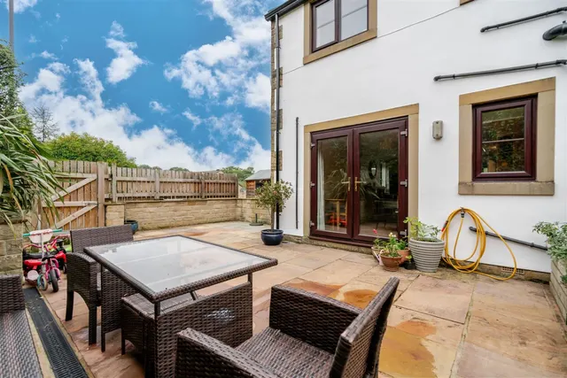 Westwood, Carleton, BD23, photo 2