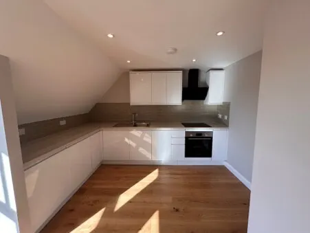 Town centre, RH10, photo 1