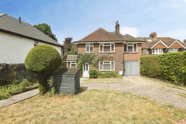 Blackwell Road, East Grinstead, photo 1