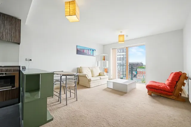 Burton Street, Phoenix Square, LE1, photo 1