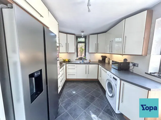 Noak Hill Road, Basildon, SS15, photo 2