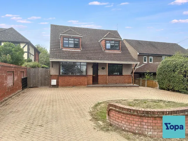 Noak Hill Road, Basildon, SS15, photo 1