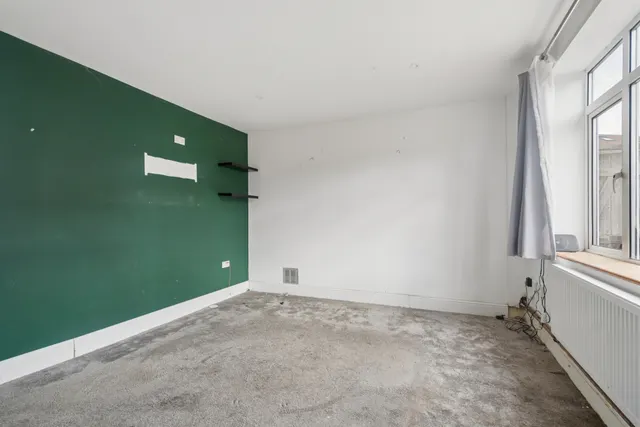 Photo 3 — Culverden Road, Watford, Watford, WD19 7RG