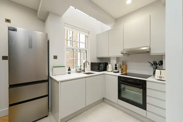 Windmill Street, Marylebone, W1T, photo 1