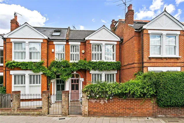 Crown Road, St Margarets, TW1, photo 1