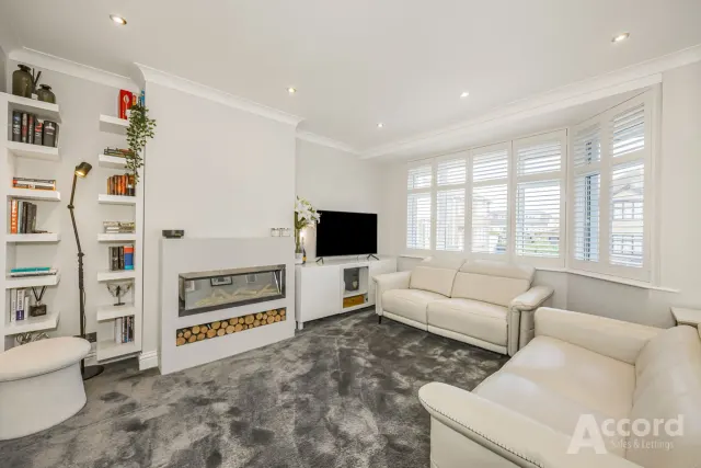 Greenock Way, Romford, RM1, photo 3