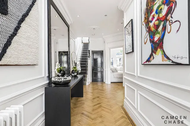 Photo 2 — Oaklands Road, Totteridge, London, N20 8BA