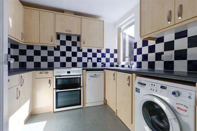 St. Pauls Road West, Dorki, RH4, photo 3