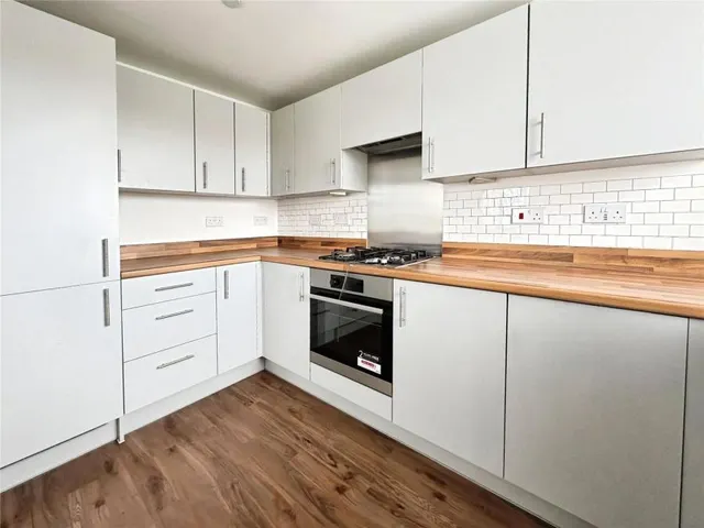 Keepsake Way, Aylesbury, HP18, photo 3