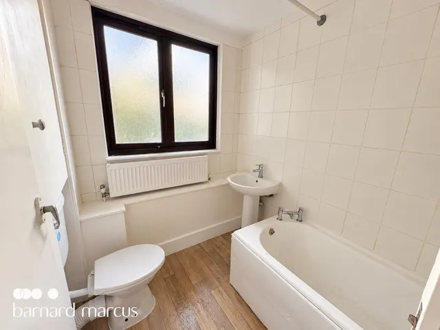 Summerwood Road, Isleworth, TW7, photo 3