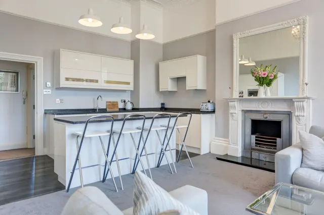 Brunswick Square, Hove, BN3, photo 3