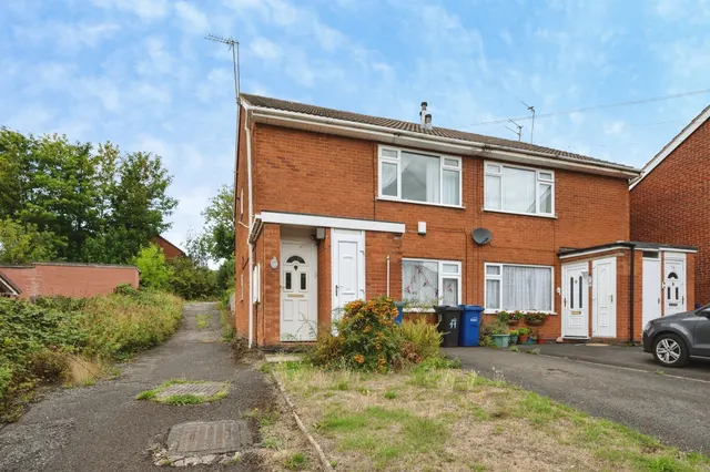 Sandstone Close, Lower Gornal, Dudley, photo 1