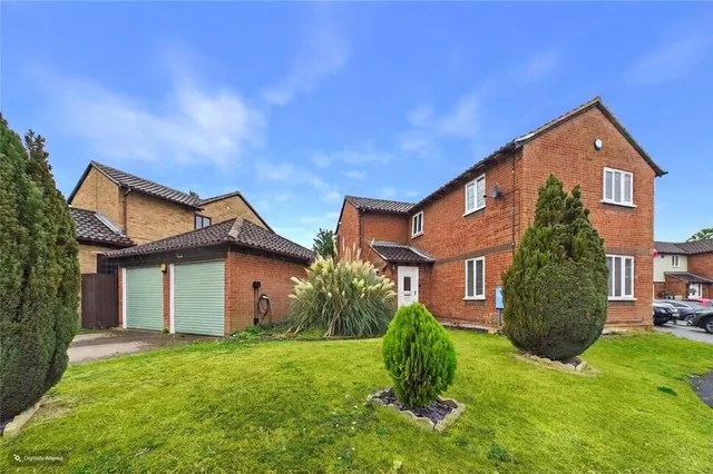 Provence Court, St Giles Park, NN5, photo 1