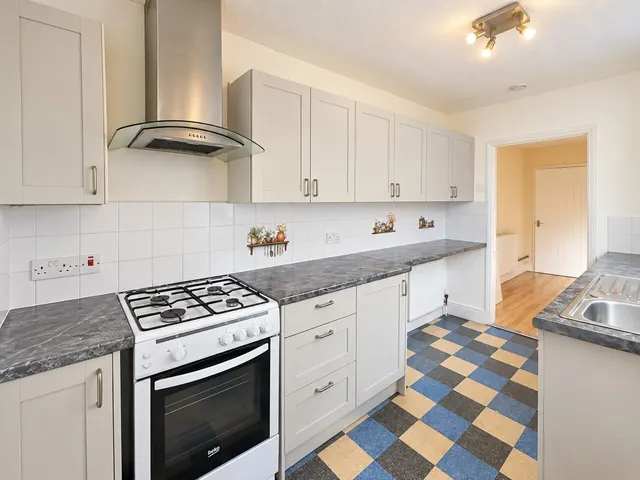 Portland Street, Boston, PE21, photo 2