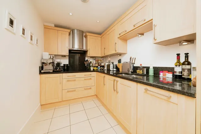 Woodham Place, Woodham, KT15, photo 2