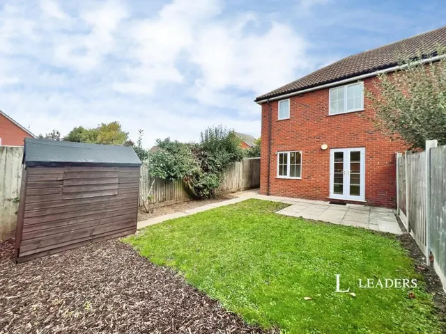 Honeysuckle Way, Spalding, PE11, photo 2