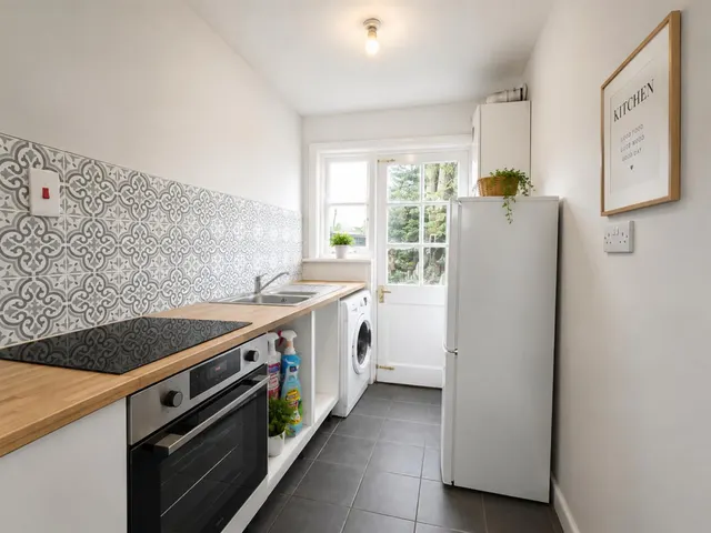Warwick Road, Walthamstow, photo 3