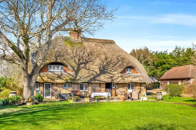3 bedroom house — Nyetimber Lane, Aldwick, West Sussex