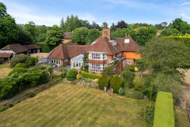 Weydown Road, Haslemere, GU27, photo 1