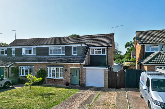 Charwood Road, Wokingham, RG40, photo 1
