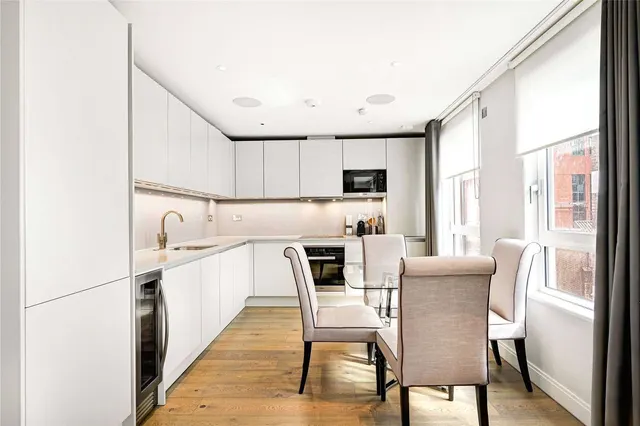 Photo 3 — Ashburnham Mews, London, SW1P 4FH
