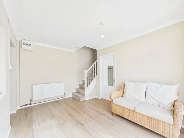 Campion Close, Thornbury, BS35, photo 2
