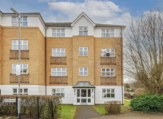 Hillary Drive, Isleworth, TW7, photo 1