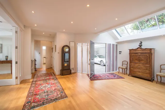 Photo 2 — Elm Tree Road, St John's Wood, London, NW8 9JX