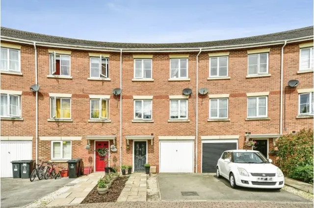 Mayflower Road - Coleview, Swindon, photo 1