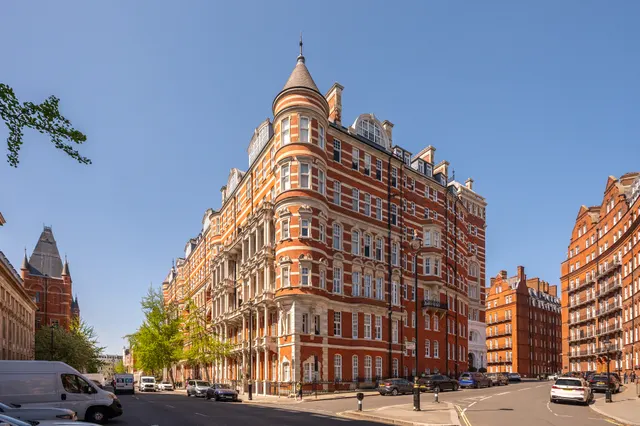 49 Albert Court West Block, Prince Consort Road, London, photo 1