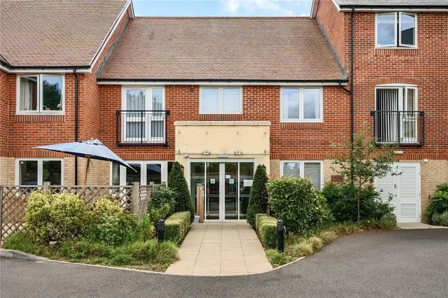 Yeats Lodge, Thame, OX9, photo 1