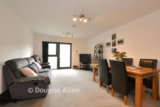 Broadis Way, Rainham, RM13, photo 3