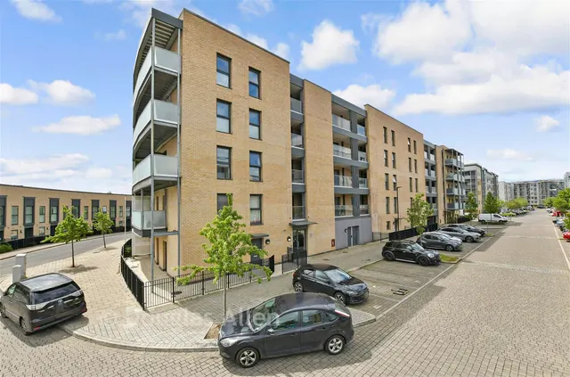 Broadis Way, Rainham, RM13, photo 1