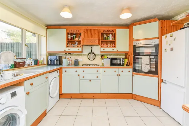 Holly Court, Frome, BA11, photo 3